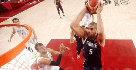 奥运男篮-法国男篮20分轻取捷克 富尼耶21分率队两连胜