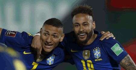 世预赛-内马尔传射帕奎塔建功 巴西2-0豪取6连胜