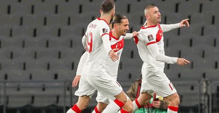 世预赛-伊尔马兹戴帽恰球王世界波 荷兰2-4土耳其