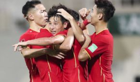 世预赛-武磊梅开二度+补时绝杀 中国男足3-2战胜越南