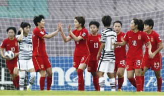 女足亚洲杯-中国女足3-2绝杀韩国夺冠 两球落后连追三球