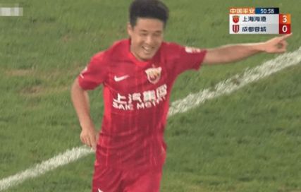 中超-武磊回归后首发梅开二度 上海海港3-0完胜成都升至第3