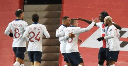 欧冠-巴黎3-1轻取曼联 内马尔双响弗雷德染红