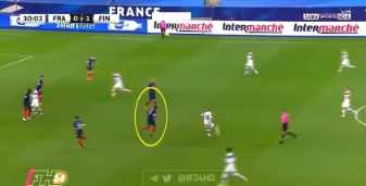 法国球迷批评博格巴散漫防守导致丢球