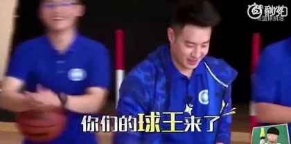 玩骚的！潘玮柏的篮球什么水平？