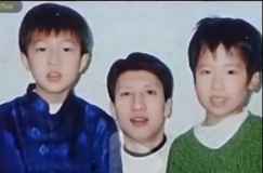 郭凯伦晒小时候的照片：自己和叔叔郭士强、堂哥郭艾伦的合照