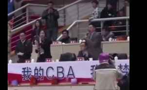 16-17赛季同曦老板不满判罚大闹技术台高呼：中国篮球没有希望！